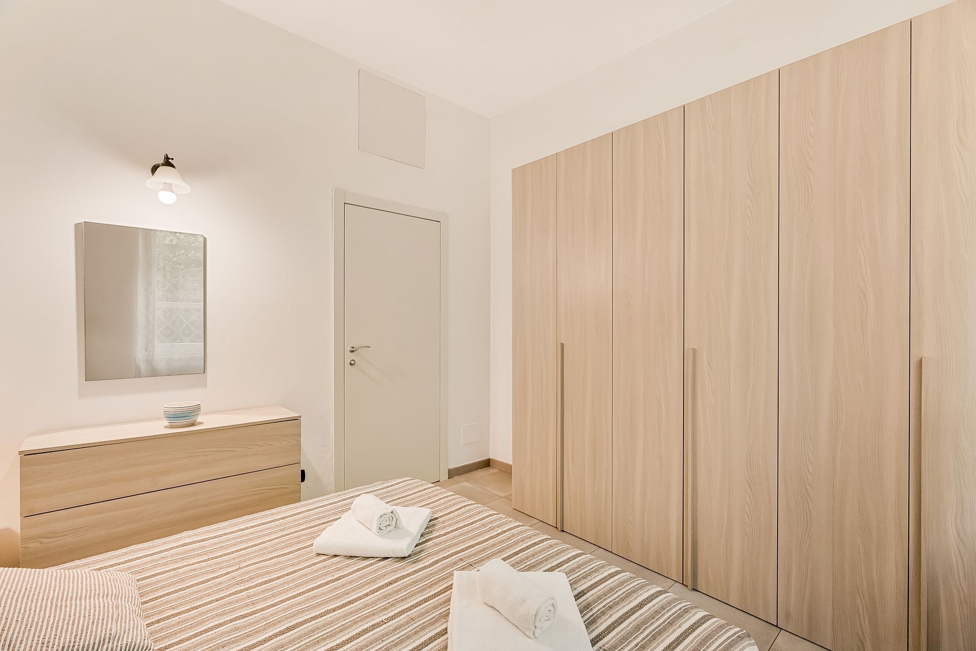 1 bedroom, internet, bed sheets