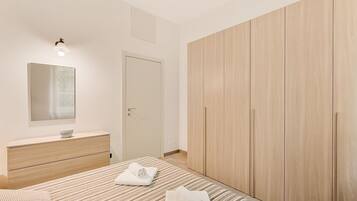 1 bedroom, internet, bed sheets