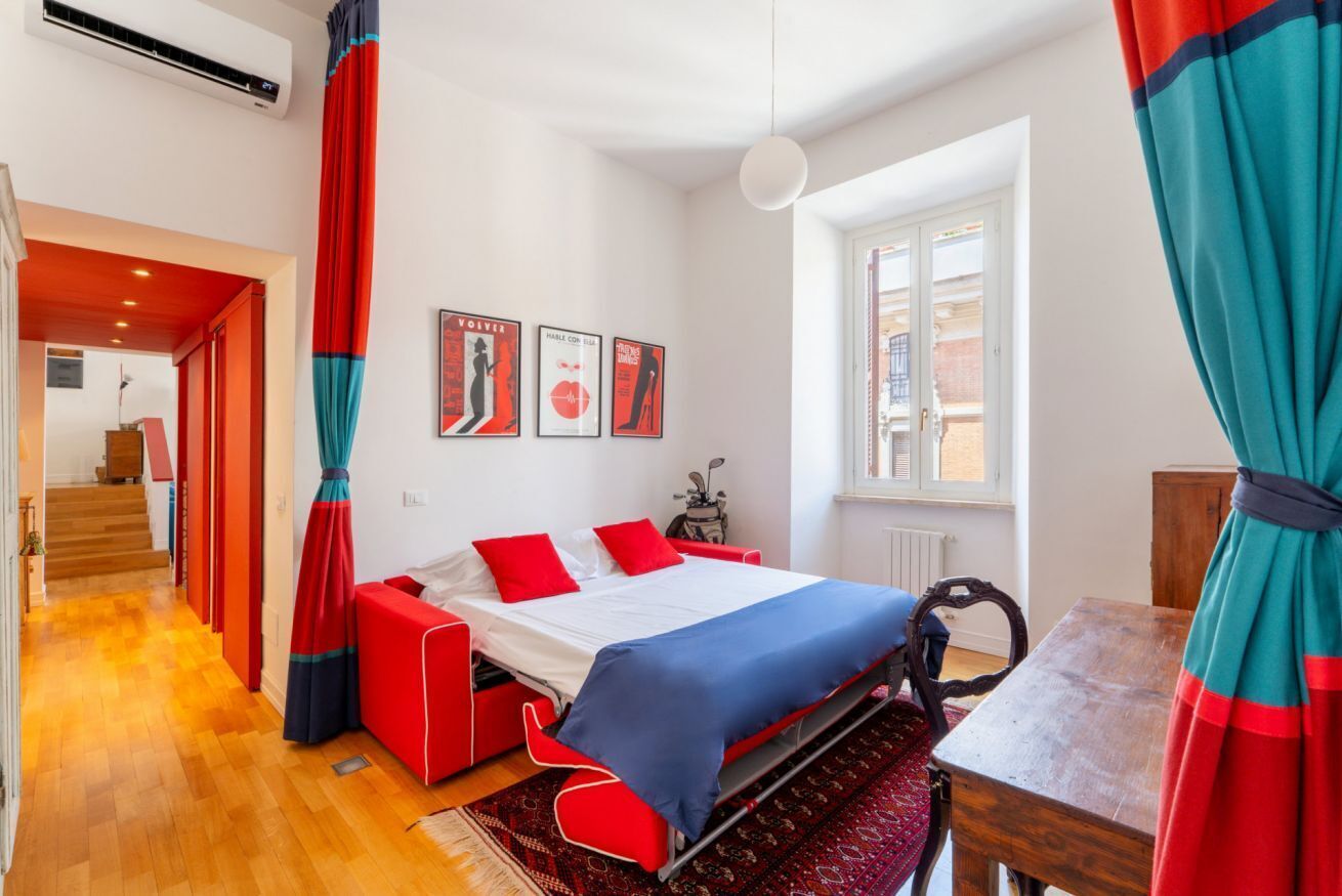 3 bedrooms, desk, iron/ironing board