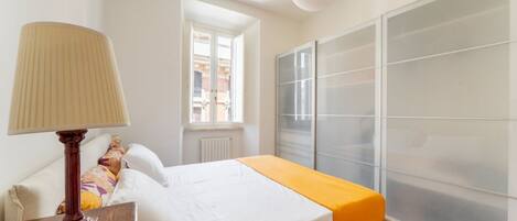 3 bedrooms, iron/ironing board