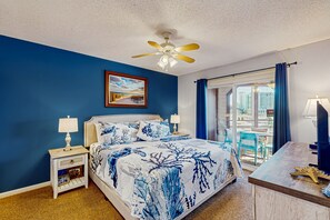 3 bedrooms, iron/ironing board, internet, bed sheets