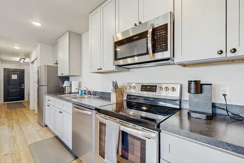 Contemporary Kalispell condo for adventure lovers, pet friendly and WiFi