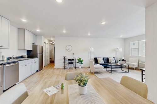 Contemporary Kalispell condo for adventure lovers, pet friendly and WiFi