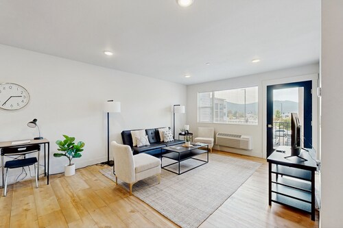 Contemporary Kalispell condo for adventure lovers, pet friendly and WiFi