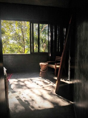 Zimmersafe, Verdunkelungsvorhänge, schallisolierte Zimmer