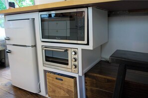 Four à micro-ondes, surface de cuisson