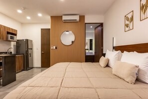 Fer et planche Ă repasser, accĂšs Ă Internet, literie fournie