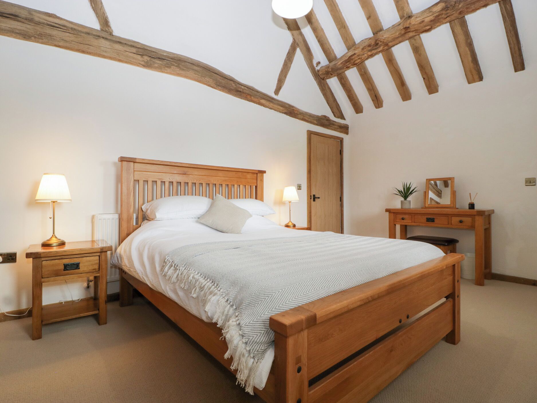 5 bedrooms, individually decorated, individually furnished, free WiFi