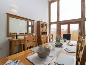 Dining - Two Parks Barn (Ross-on-Wye)