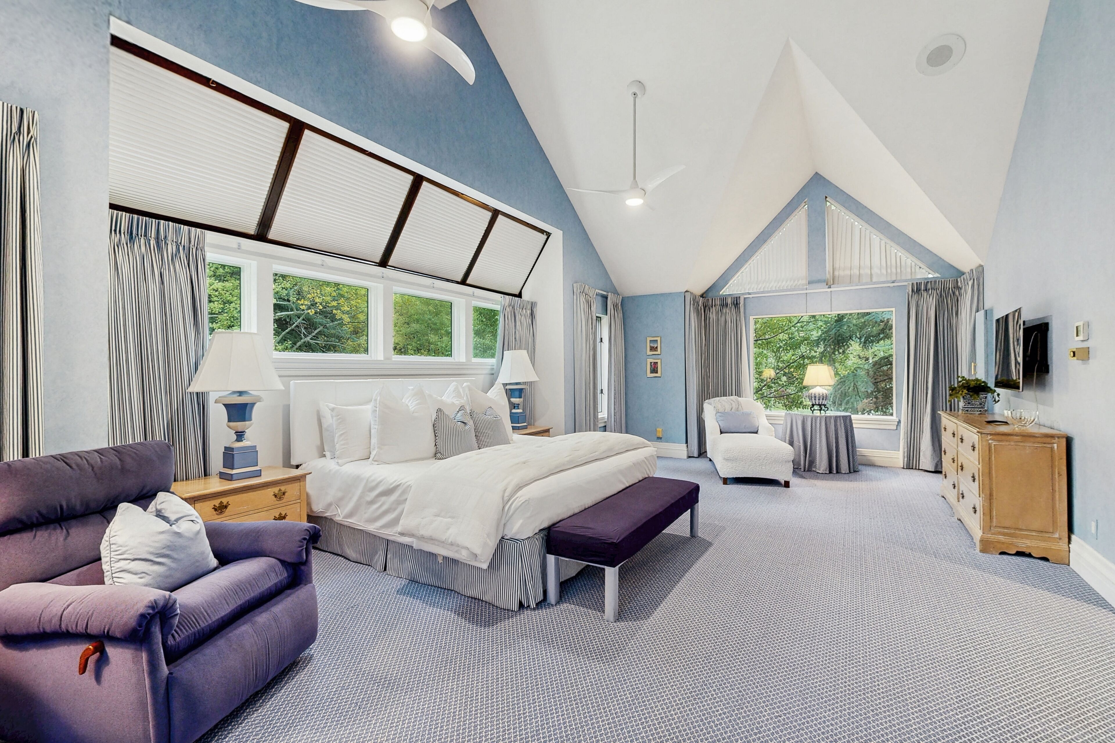 4 室のベッドルーム、アイロン / アイロン台、インターネット、ベッドシーツ