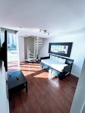 Interior - Shine Suites Duplex (Miami Beach)