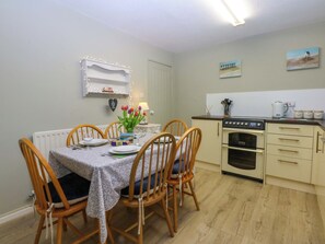 Cottage | Dining
