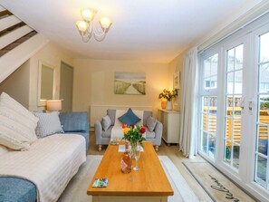 Cottage | Living area - The Cottage On The Green (Porthmadog)