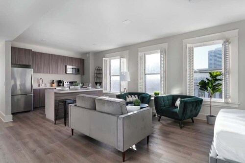 Walk to Gaslamp! Designer 2BR w/ Premium Beds