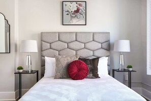 2 bedrooms, iron/ironing board, WiFi, bed sheets - Central 2BR Hotel Suite | Stay in Historic Gaslamp (San Diego)