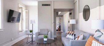 Modern Gaslamp Suite | Walk to Petco & Convention