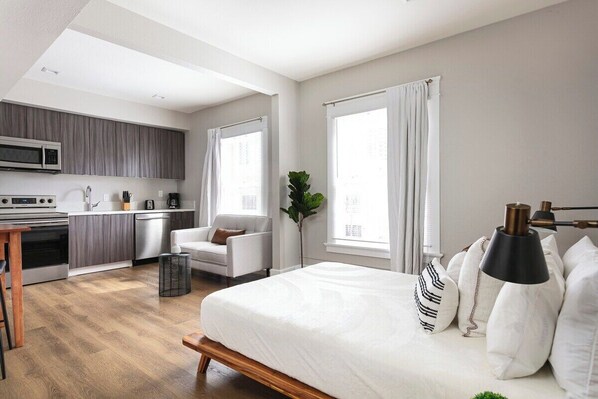 مكواة/لوح كي وواي فاي وملاءات أسرّة