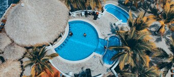 HOTEL LOS TAMBOS DEL CARIBE BEACH