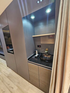 Apartament de luxe, 1 dormitori, no fumadors, vistes a la ciutat | Cuina privada