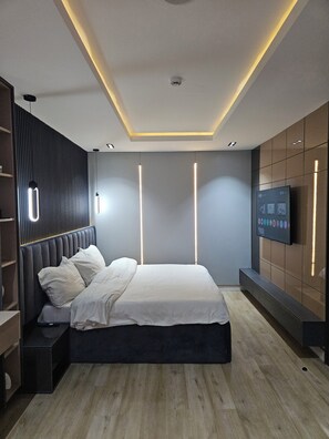 Luxury Apartment, 1 Bedroom, Non Smoking, City View | Free WiFi
