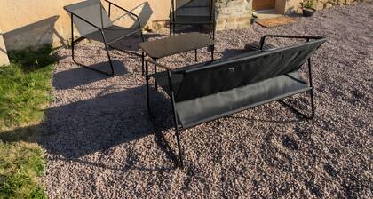 Country House 'Gîte de la Marquaterie' with Private Garden and Wi-Fi