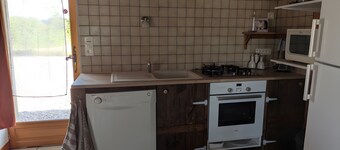 Country House 'Gîte de la Marquaterie' with Private Garden and Wi-Fi