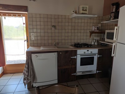 Country House 'Gîte de la Marquaterie' with Private Garden and Wi-Fi