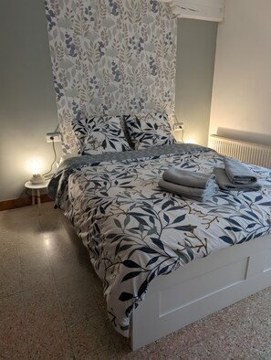 2 bedrooms, WiFi, bed sheets