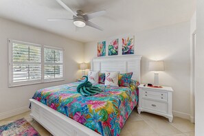 3 bedrooms, iron/ironing board, internet, bed sheets