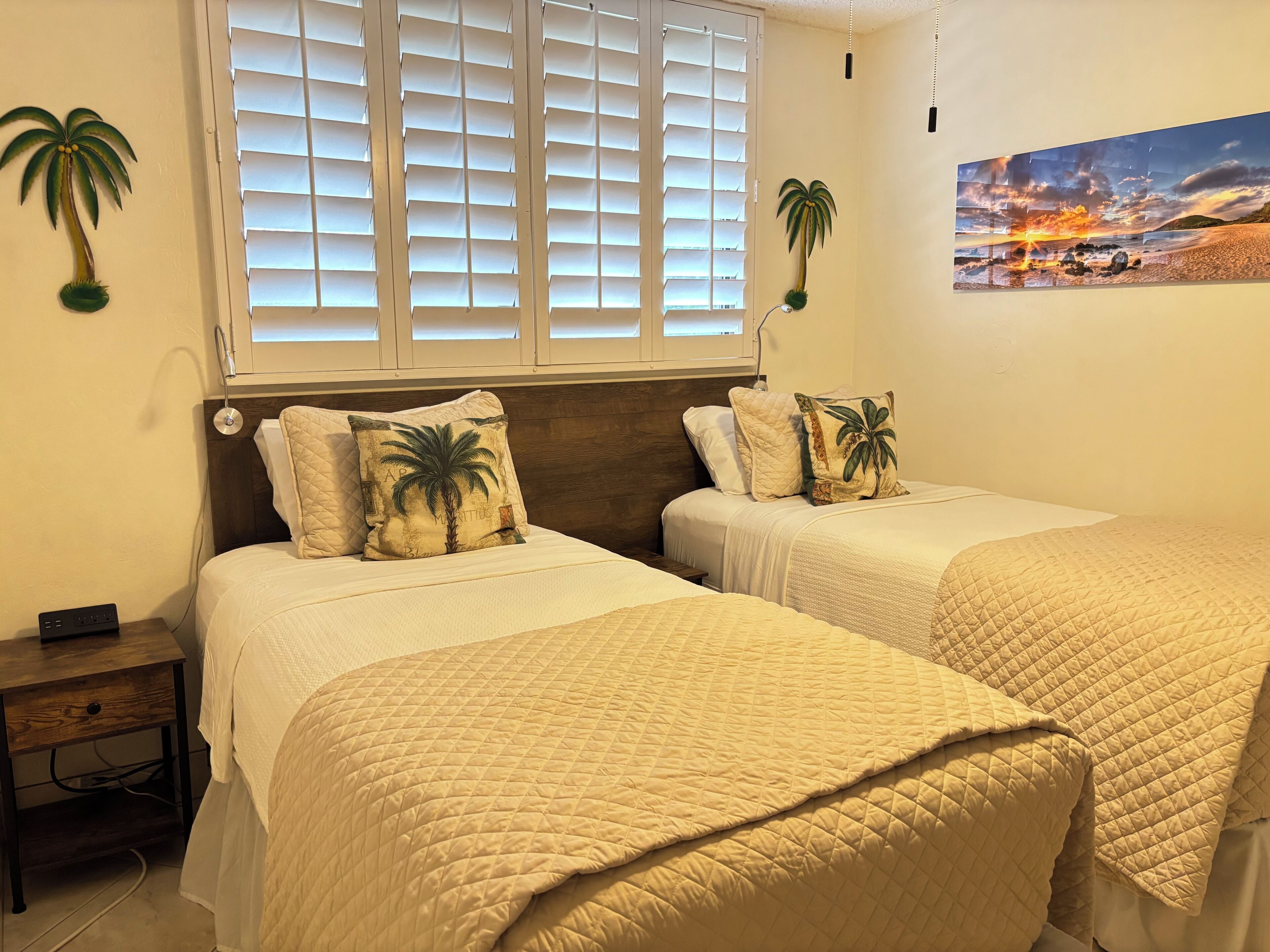 2 bedrooms, iron/ironing board, internet, bed sheets