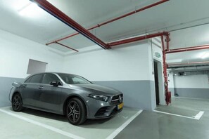 Property grounds - HaKerem 23 new luxury 3 rooms apartment (Tel Aviv)