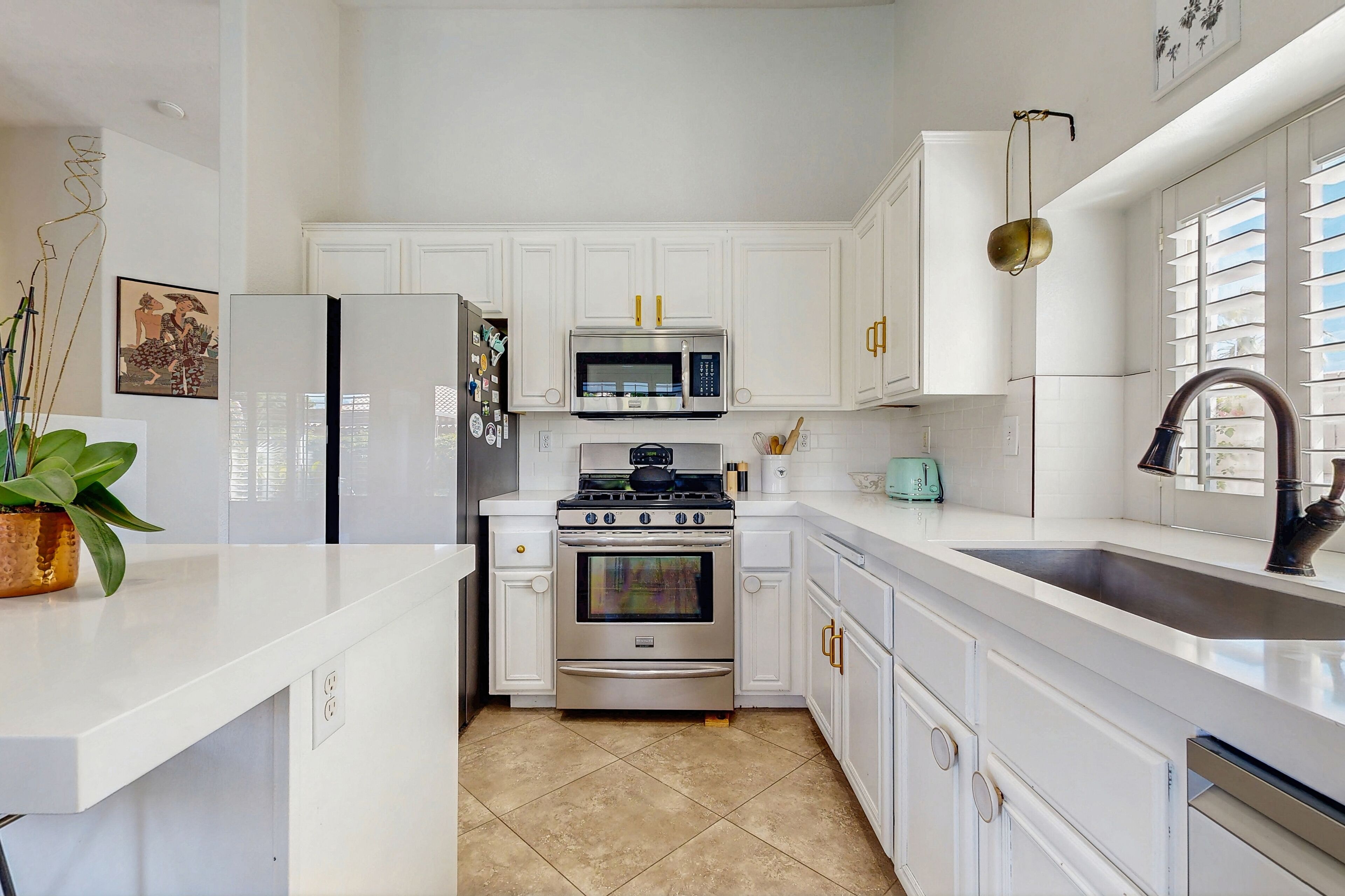 冰箱、微波炉、烤箱、炉灶