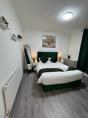 City Escape: Stylish 4-bedroom house in Nottingham