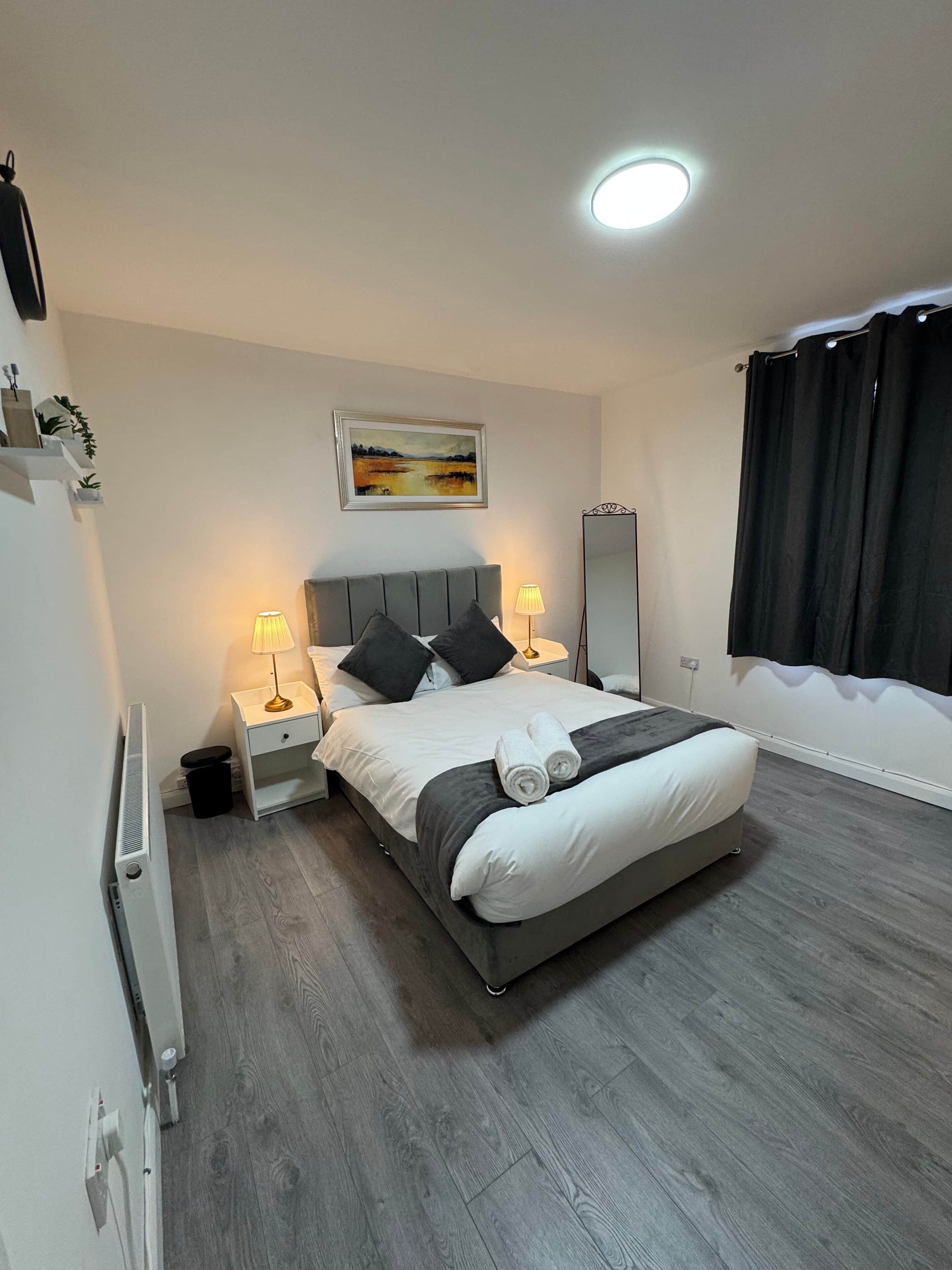 4 bedrooms, iron/ironing board, WiFi, bed sheets