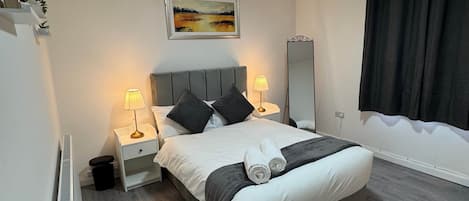 4 chambres, fer et planche à repasser, Wi-Fi, draps fournis
