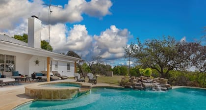 Rivers Oaks-The Ranch House Pool & Hot-Tub!