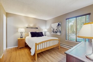 3 chambres, accĂšs Ă Internet, literie fournie