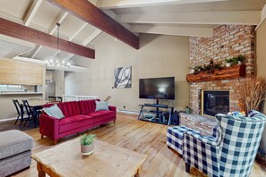 Téléviseur, foyer, lecteur de DVD