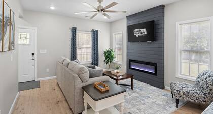 Lopez Lounge 1018 Main St