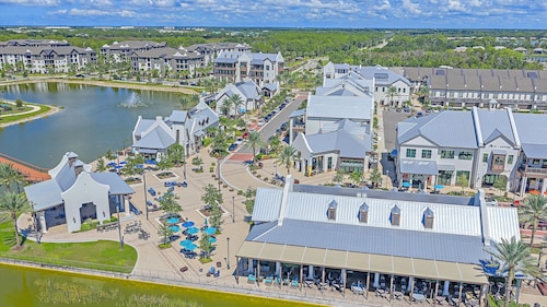 New! Waterside Lakewood Ranch, Tennis, Pool, Walk to Restaurants and More!