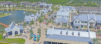 New! Waterside Lakewood Ranch, Tennis, Pool, Walk to Restaurants and More!