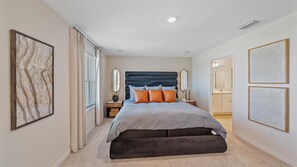 3 bedrooms, desk, iron/ironing board, free WiFi - New! Waterside Lakewood Ranch, Tennis, Pool, Walk to Restaurants and More! (Sarasota)