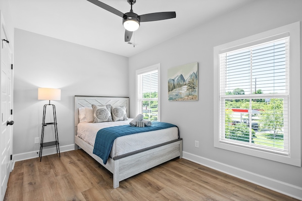 4 chambres, fer et planche à repasser, Wi-Fi, literie fournie