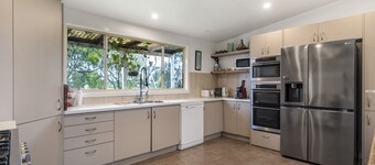 Willow Barn on 9 country acres - Huge Swim Spa - Sleeps upto 20