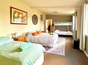 7 Schlafzimmer, Bügeleisen/Bügelbrett, kostenloses WLAN, Bettwäsche