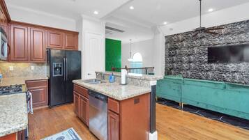 Microwave, oven, stovetop, dishwasher