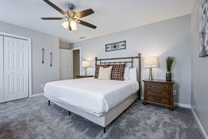 4 bedrooms, iron/ironing board, WiFi, bed sheets - 31 Middleton Court Cartersville (Cartersville)