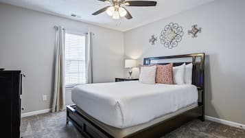 4 Schlafzimmer, Bügeleisen/Bügelbrett, WLAN, Bettwäsche
