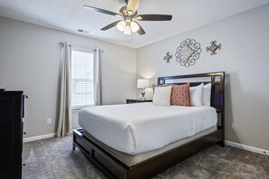 4 bedrooms, iron/ironing board, WiFi, bed sheets