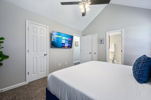 5 habitaciones, tabla de planchar con plancha, wifi y ropa de cama